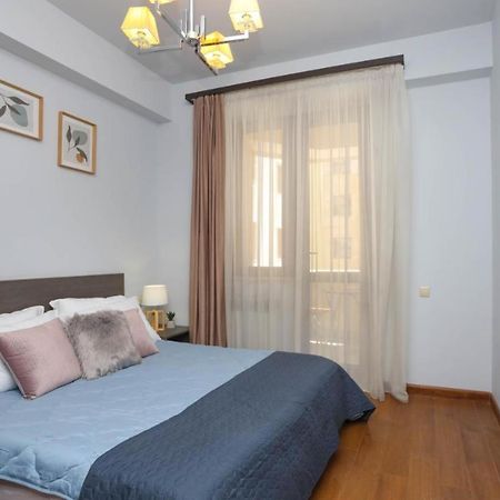 Apartment Near Republic Square Erevan Exterior foto